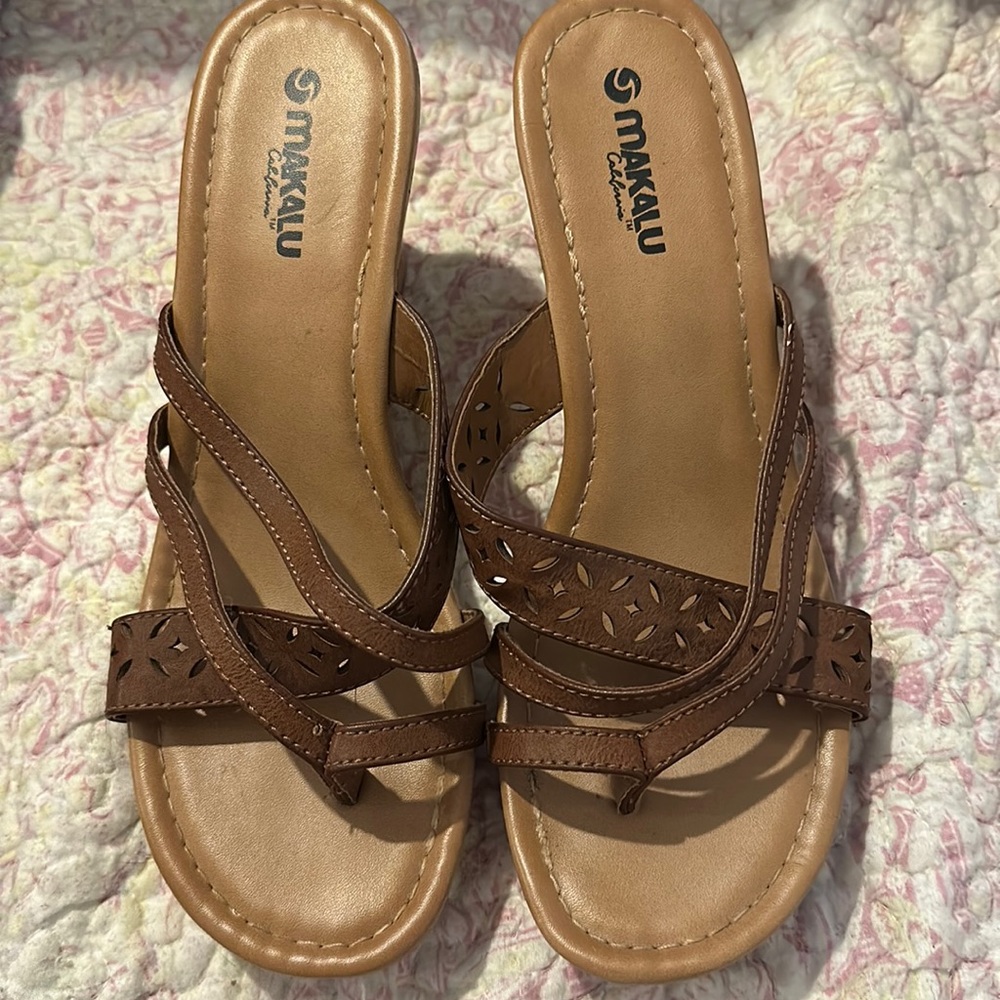 Makalu California ladies wedge size 8